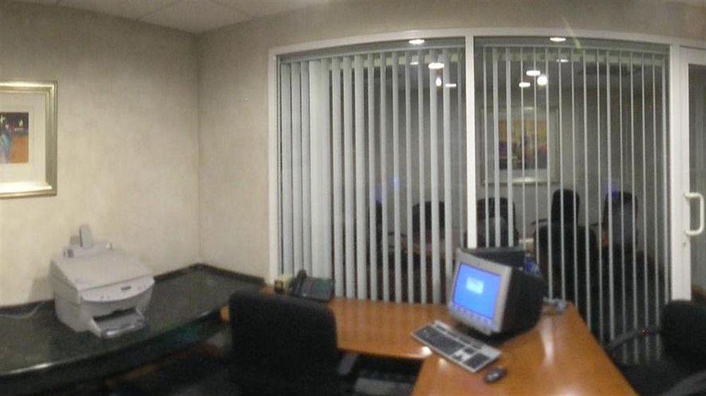 아이스테이 호텔 시우다드 후아레스 외부 사진 A typical office