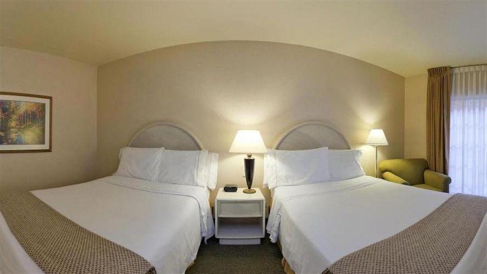 아이스테이 호텔 시우다드 후아레스 외부 사진 A typical room at the hotel