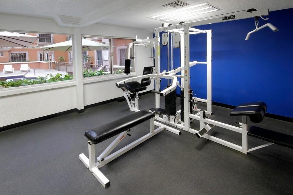 아이스테이 호텔 시우다드 후아레스 외부 사진 A typical gym