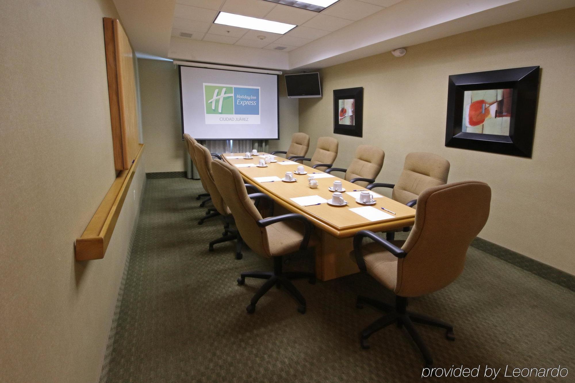 아이스테이 호텔 시우다드 후아레스 외부 사진 A typical boardroom