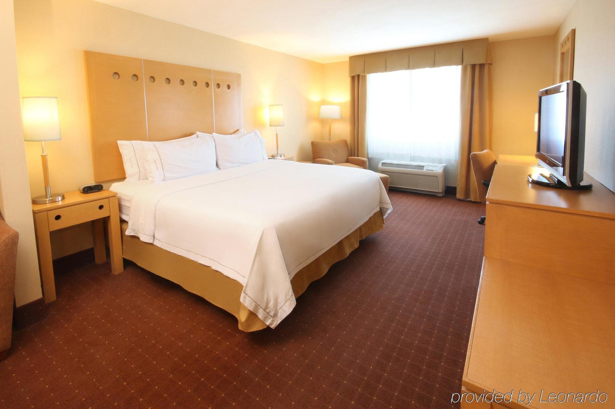 아이스테이 호텔 시우다드 후아레스 외부 사진 A typical guest room at the Hilton Garden Inn