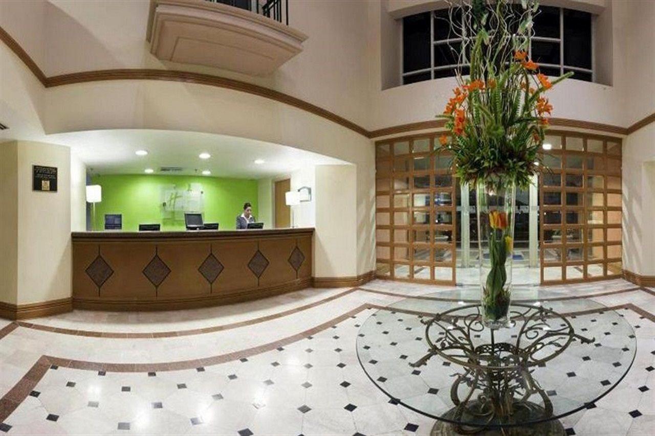 아이스테이 호텔 시우다드 후아레스 외부 사진 Holiday Inn, Puebla, Mexico