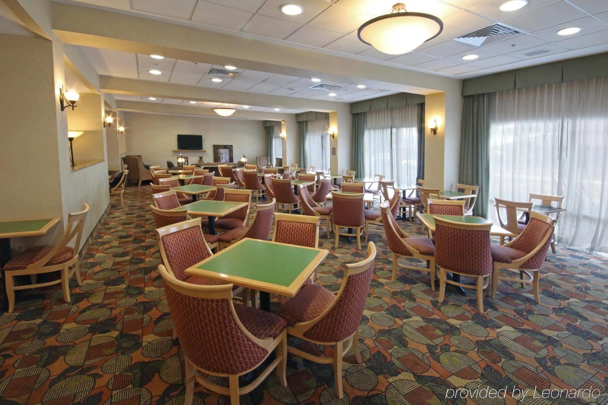 아이스테이 호텔 시우다드 후아레스 외부 사진 The game room at the 2008 National Senior Games