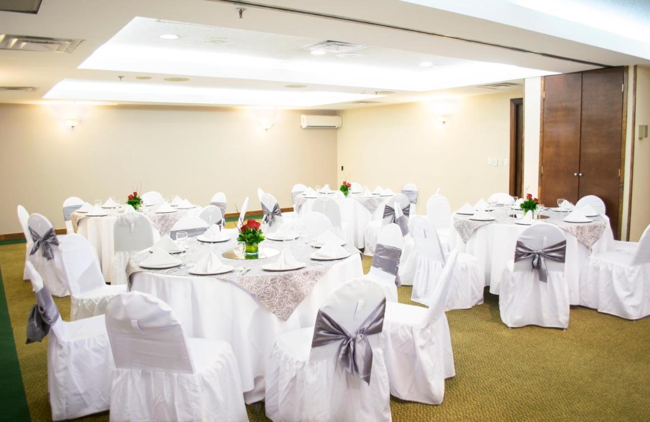 아이스테이 호텔 시우다드 후아레스 외부 사진 Banquet Hall